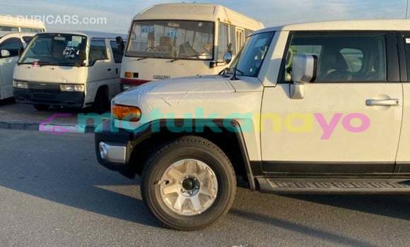 Buy Import Toyota FJ Cruiser White Car in Import - Dubai in Bandundu Buy Import Toyota FJ Cruiser White Car in Import - Dubai in Bandundu
