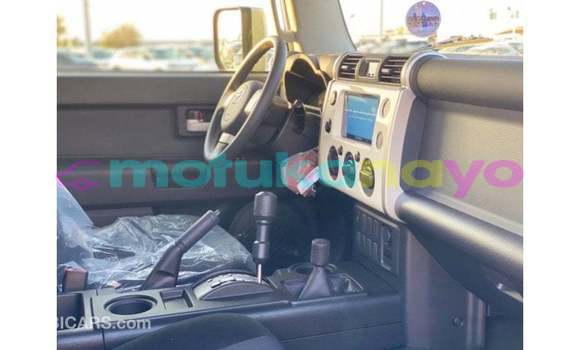 Buy Import Toyota FJ Cruiser White Car in Import - Dubai in Bandundu Buy Import Toyota FJ Cruiser White Car in Import - Dubai in Bandundu