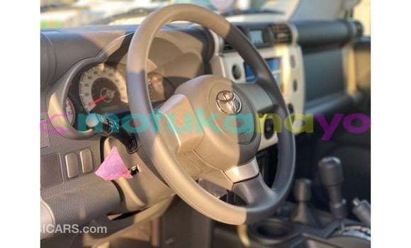 Buy Import Toyota FJ Cruiser White Car in Import - Dubai in Bandundu Buy Import Toyota FJ Cruiser White Car in Import - Dubai in Bandundu