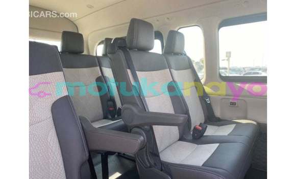Buy Import Toyota Hiace White Car in Import - Dubai in Bandundu Buy Import Toyota Hiace White Car in Import - Dubai in Bandundu