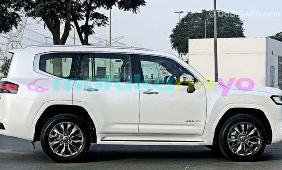 Buy Import Toyota Land Cruiser White Car in Import - Dubai in Bandundu Buy Import Toyota Land Cruiser White Car in Import - Dubai in Bandundu