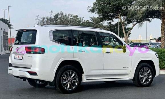 Buy Import Toyota Land Cruiser White Car in Import - Dubai in Bandundu Buy Import Toyota Land Cruiser White Car in Import - Dubai in Bandundu