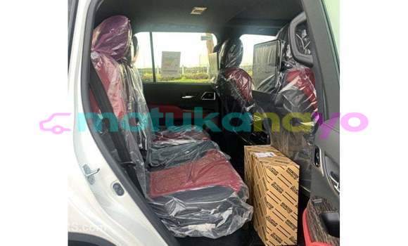 Buy Import Toyota Land Cruiser White Car in Import - Dubai in Bandundu Buy Import Toyota Land Cruiser White Car in Import - Dubai in Bandundu