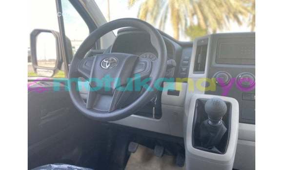 Buy Import Toyota Hiace White Car in Import - Dubai in Bandundu Buy Import Toyota Hiace White Car in Import - Dubai in Bandundu