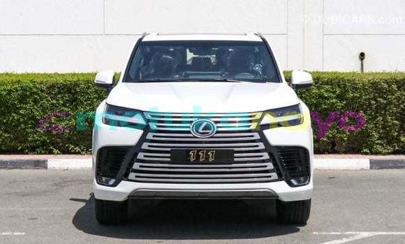 Buy Import Lexus LX White Car in Import - Dubai in Bandundu Buy Import Lexus LX White Car in Import - Dubai in Bandundu