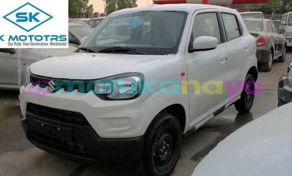 Buy Import Suzuki 750 White Bike in Import - Dubai in Bandundu