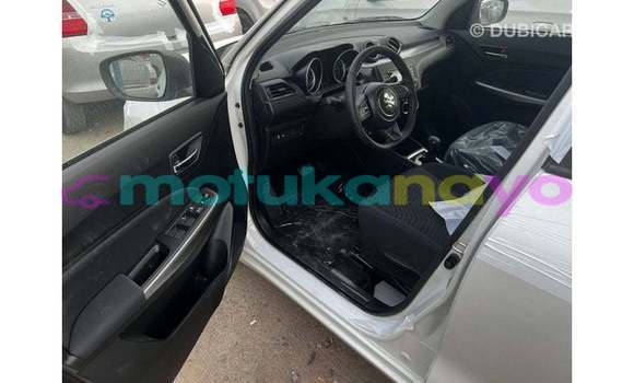 Buy Import Suzuki Swift White Car in Import - Dubai in Bandundu Buy Import Suzuki Swift White Car in Import - Dubai in Bandundu