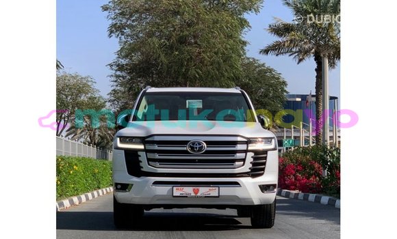 Buy Import Toyota Land Cruiser White Car in Import - Dubai in Bandundu Buy Import Toyota Land Cruiser White Car in Import - Dubai in Bandundu