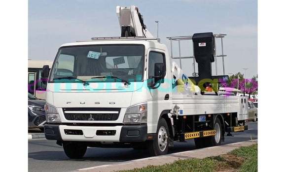 Buy Import Mitsubishi L400 White Truck in Import - Dubai in Bandundu