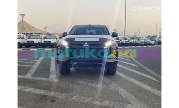 Acheter Import Voiture Mitsubishi L200 Noir à Import - Dubai, Bandundu