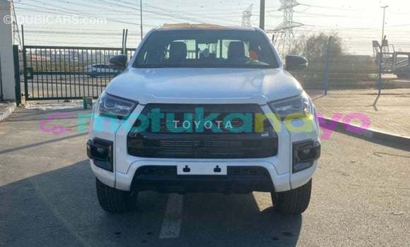 Buy Import Toyota Hilux White Car in Import - Dubai in Bandundu Buy Import Toyota Hilux White Car in Import - Dubai in Bandundu