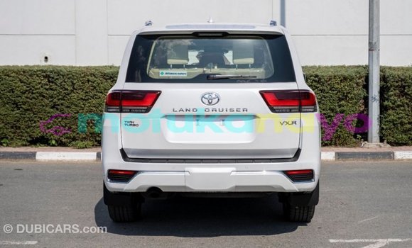 Acheter Import Voiture Toyota Land Cruiser Blanc à Import - Dubai, Bandundu Acheter Import Voiture Toyota Land Cruiser Blanc à Import - Dubai, Bandundu