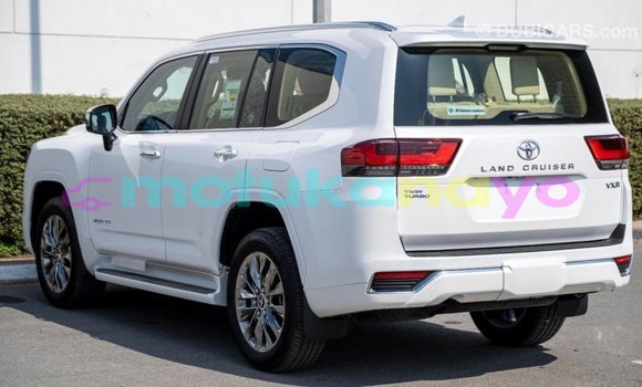 Acheter Import Voiture Toyota Land Cruiser Blanc à Import - Dubai, Bandundu Acheter Import Voiture Toyota Land Cruiser Blanc à Import - Dubai, Bandundu