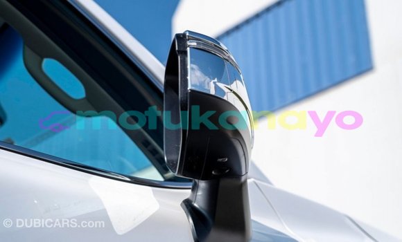 Acheter Import Voiture Toyota Land Cruiser Blanc à Import - Dubai, Bandundu Acheter Import Voiture Toyota Land Cruiser Blanc à Import - Dubai, Bandundu