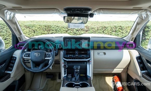 Acheter Import Voiture Toyota Land Cruiser Blanc à Import - Dubai, Bandundu Acheter Import Voiture Toyota Land Cruiser Blanc à Import - Dubai, Bandundu