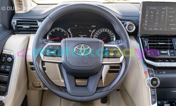 Acheter Import Voiture Toyota Land Cruiser Blanc à Import - Dubai, Bandundu Acheter Import Voiture Toyota Land Cruiser Blanc à Import - Dubai, Bandundu