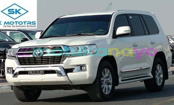 Acheter Import Voiture Toyota Land Cruiser Blanc à Import - Dubai, Bandundu