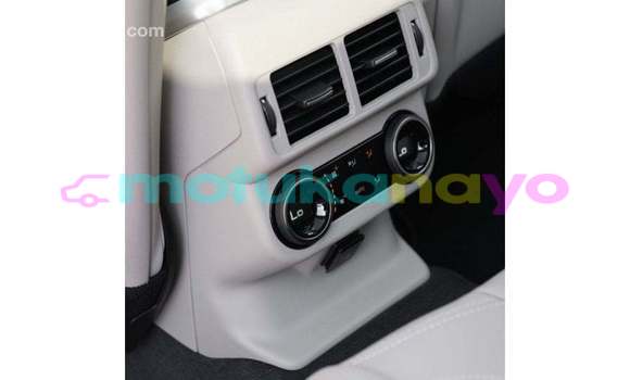 Acheter Import Voiture Land Rover Range Rover Blanc à Import - Dubai, Bandundu Acheter Import Voiture Land Rover Range Rover Blanc à Import - Dubai, Bandundu
