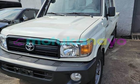 Buy Used Toyota Land Cruiser White Car in Kinshasa in Kinshasa Buy Used Toyota Land Cruiser White Car in Kinshasa in Kinshasa