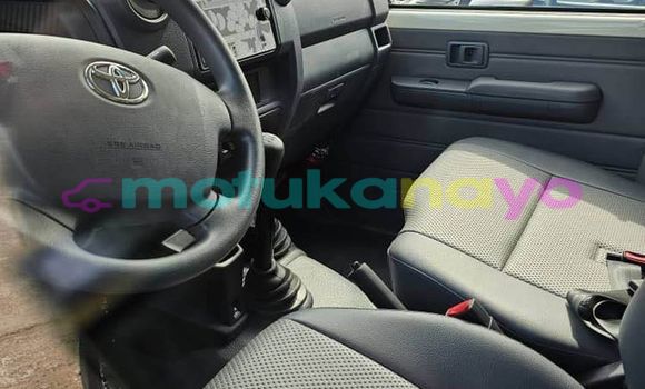Buy Used Toyota Land Cruiser White Car in Kinshasa in Kinshasa Buy Used Toyota Land Cruiser White Car in Kinshasa in Kinshasa