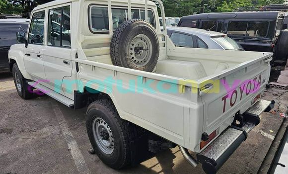 Buy Used Toyota Land Cruiser White Car in Kinshasa in Kinshasa Buy Used Toyota Land Cruiser White Car in Kinshasa in Kinshasa