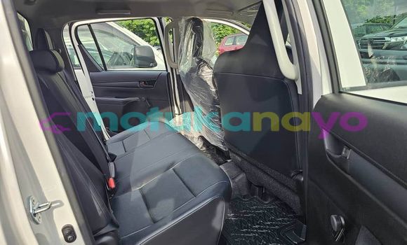 Buy Used Toyota Hilux White Car in Kinshasa in Kinshasa Buy Used Toyota Hilux White Car in Kinshasa in Kinshasa
