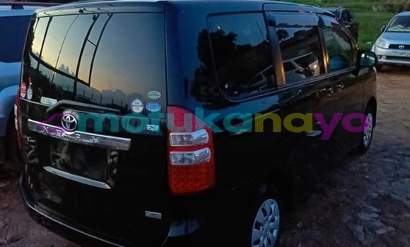 Acheter Occasion Voiture Toyota Noah Noir à Kinshasa, Kinshasa Acheter Occasion Voiture Toyota Noah Noir à Kinshasa, Kinshasa