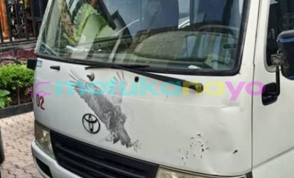Acheter Occasion Utilitaire Toyota HiAce Blanc à Bandundu, Bandundu Acheter Occasion Utilitaire Toyota HiAce Blanc à Bandundu, Bandundu