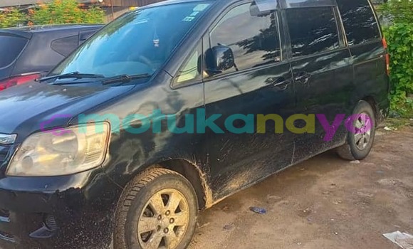 Acheter Occasion Voiture Toyota Noah Noir à Basankusu, Equateur Acheter Occasion Voiture Toyota Noah Noir à Basankusu, Equateur