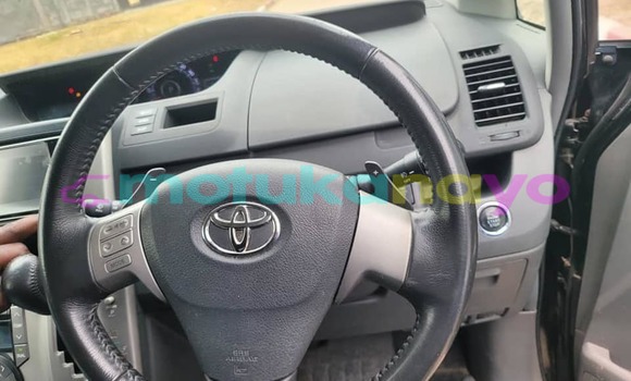 Acheter Occasion Voiture Toyota Voxy Noir à Kinshasa, Kinshasa Acheter Occasion Voiture Toyota Voxy Noir à Kinshasa, Kinshasa