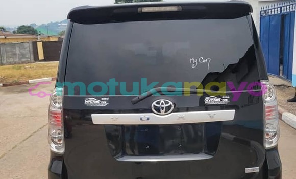 Acheter Occasion Voiture Toyota Voxy Noir à Kinshasa, Kinshasa Acheter Occasion Voiture Toyota Voxy Noir à Kinshasa, Kinshasa