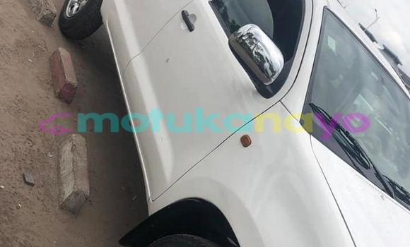 Acheter Occasion Voiture Toyota Hilux Blanc à Kinshasa, Kinshasa Acheter Occasion Voiture Toyota Hilux Blanc à Kinshasa, Kinshasa