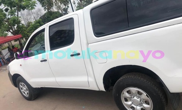 Acheter Occasion Voiture Toyota Hilux Blanc à Kinshasa, Kinshasa Acheter Occasion Voiture Toyota Hilux Blanc à Kinshasa, Kinshasa