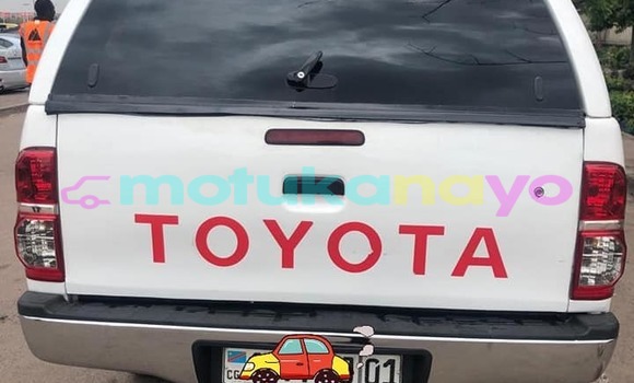 Acheter Occasion Voiture Toyota Hilux Blanc à Kinshasa, Kinshasa Acheter Occasion Voiture Toyota Hilux Blanc à Kinshasa, Kinshasa