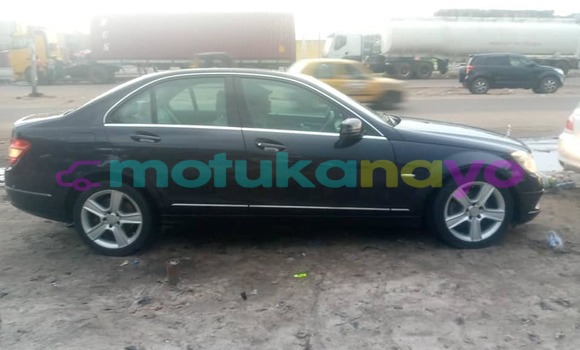 Buy Used Mercedes-Benz 190 (W201) Black Car in Kinshasa in Kinshasa Buy Used Mercedes-Benz 190 (W201) Black Car in Kinshasa in Kinshasa