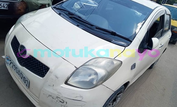 Buy Used Toyota Vitz White Car in Kinshasa in Kinshasa Buy Used Toyota Vitz White Car in Kinshasa in Kinshasa