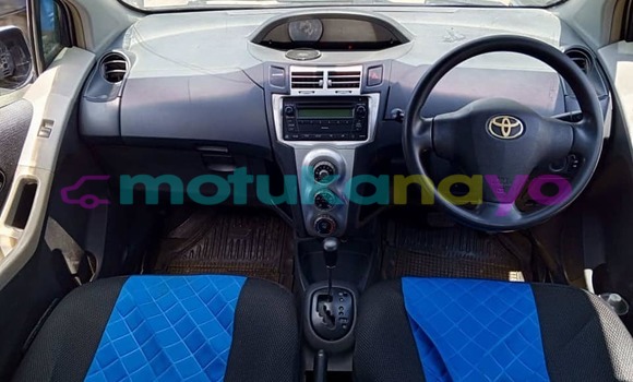 Buy Used Toyota Vitz White Car in Kinshasa in Kinshasa Buy Used Toyota Vitz White Car in Kinshasa in Kinshasa