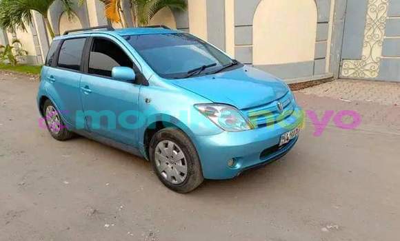 Buy Used Toyota IST Blue Car in Kinshasa in Kinshasa Buy Used Toyota IST Blue Car in Kinshasa in Kinshasa