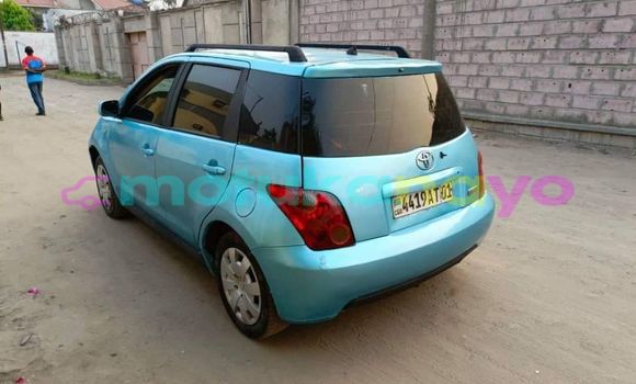 Buy Used Toyota IST Blue Car in Kinshasa in Kinshasa Buy Used Toyota IST Blue Car in Kinshasa in Kinshasa