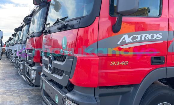 Acheter Occasion Utilitaire Mercedes‒Benz Truck Blanc à Aba, Haut-Congo Acheter Occasion Utilitaire Mercedes‒Benz Truck Blanc à Aba, Haut-Congo