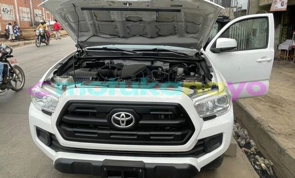 Buy Used Toyota Tacoma White Car in Basoko in Haut-Congo Buy Used Toyota Tacoma White Car in Basoko in Haut-Congo