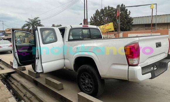 Buy Used Toyota Tacoma White Car in Basoko in Haut-Congo Buy Used Toyota Tacoma White Car in Basoko in Haut-Congo