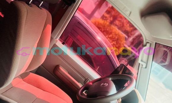 Acheter Occasion Voiture Toyota Land Cruiser Blanc à Kinshasa, Kinshasa Acheter Occasion Voiture Toyota Land Cruiser Blanc à Kinshasa, Kinshasa