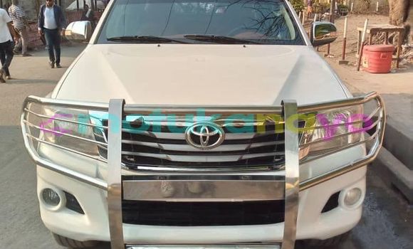 Buy Used Toyota Pickup White Car in Kinshasa in Kinshasa Buy Used Toyota Pickup White Car in Kinshasa in Kinshasa