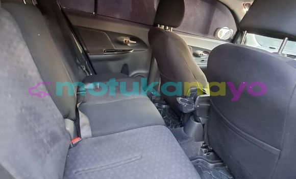 Buy Used Toyota Ist Red Car in Banalia in Haut-Congo Buy Used Toyota Ist Red Car in Banalia in Haut-Congo