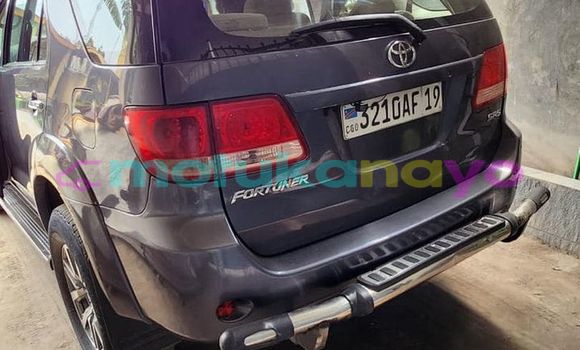 Acheter Occasion Voiture Toyota Fortuner Noir à Kinshasa, Kinshasa Acheter Occasion Voiture Toyota Fortuner Noir à Kinshasa, Kinshasa