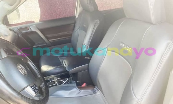 Acheter Occasion Voiture Toyota Prado Blanc à Kinshasa, Kinshasa Acheter Occasion Voiture Toyota Prado Blanc à Kinshasa, Kinshasa