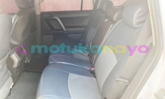Acheter Occasion Voiture Toyota Prado Blanc à Kinshasa, Kinshasa Acheter Occasion Voiture Toyota Prado Blanc à Kinshasa, Kinshasa
