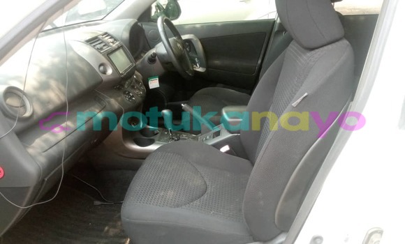 Buy Used Toyota Vanguard White Car in Kinshasa in Kinshasa Buy Used Toyota Vanguard White Car in Kinshasa in Kinshasa