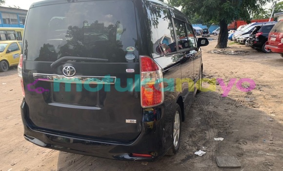 Acheter Occasion Voiture Toyota Noah Noir à Kinshasa, Kinshasa Acheter Occasion Voiture Toyota Noah Noir à Kinshasa, Kinshasa